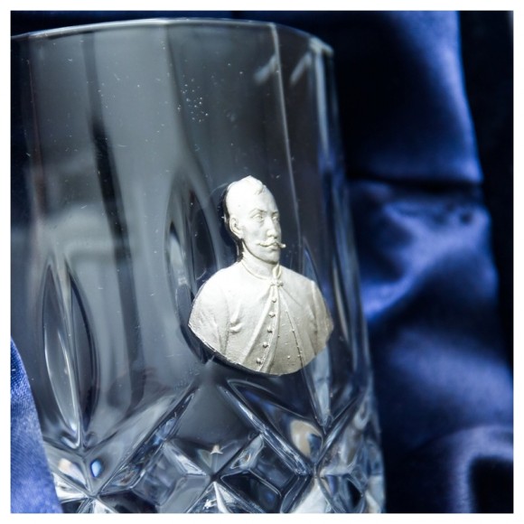 Набір булава + 3 склянки для віскі "Козацькому роду нема переводу"