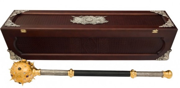 Копія булави гетьмана Богдана Хмельницького у подарунковому футлярі