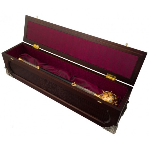 Копія булави гетьмана Богдана Хмельницького у подарунковому футлярі