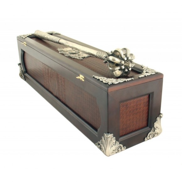 Копія пернача Олександра Якубовича у подарунковому футлярі