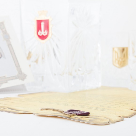 Набір графин + 6 склянок для віскі "Герб Одеси та Тризуб" Набір графин + 6 склянок для віскі "Герб Одеси та Тризуб"