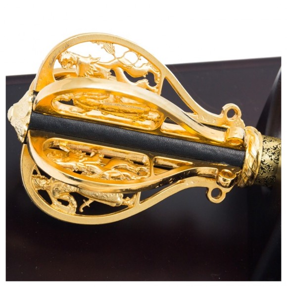 Булава (пернач) в футляре с гетманами Украины