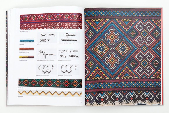 Les Broderies Houtsoules des Collections du Musée d’art populaire I. Kobrynskyi de Kolomyїa (Ukraine) Les Broderies Houtsoules des Collections du Musée d’art populaire I. Kobrynskyi de Kolomyїa (Ukraine)