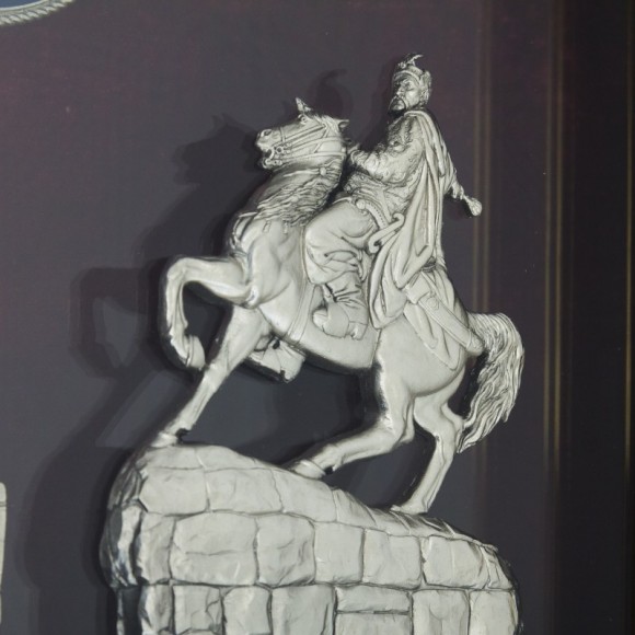 Колаж "Богдан Хмельницький на тлі Софійського собору" Колаж "Богдан Хмельницький на тлі Софійського собору"