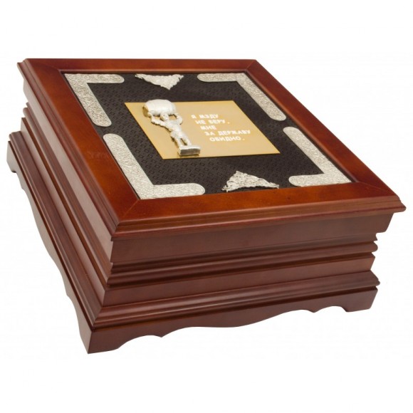 Набор графин + 6 стопок для водки "Я мзду не беру, мне за державу обидно"